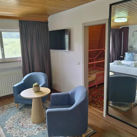 Whiteswan 4*