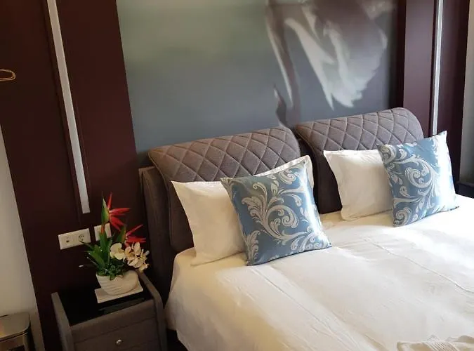 Whiteswan Hotel Ihnen