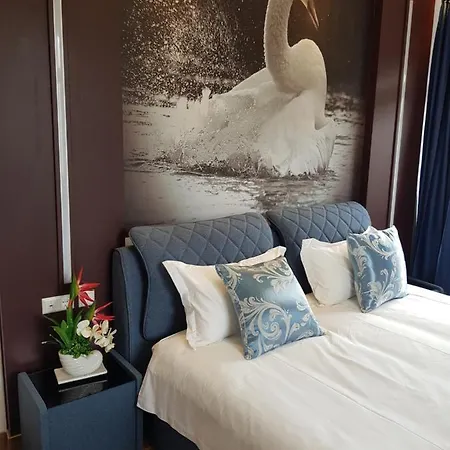 Hotel Whiteswan