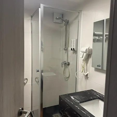 Whiteswan 酒店 埃讷安